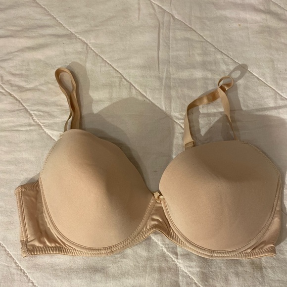 Delta Burke Bra 38D (FR) - Picture 1 of 13